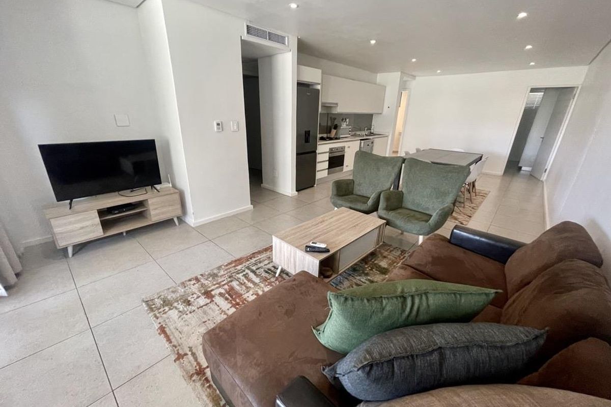 Hendra - Fully Furnished Luxurious Ground Floor 3 Bed, 3 Bath Apartment To Rent - Photo 2