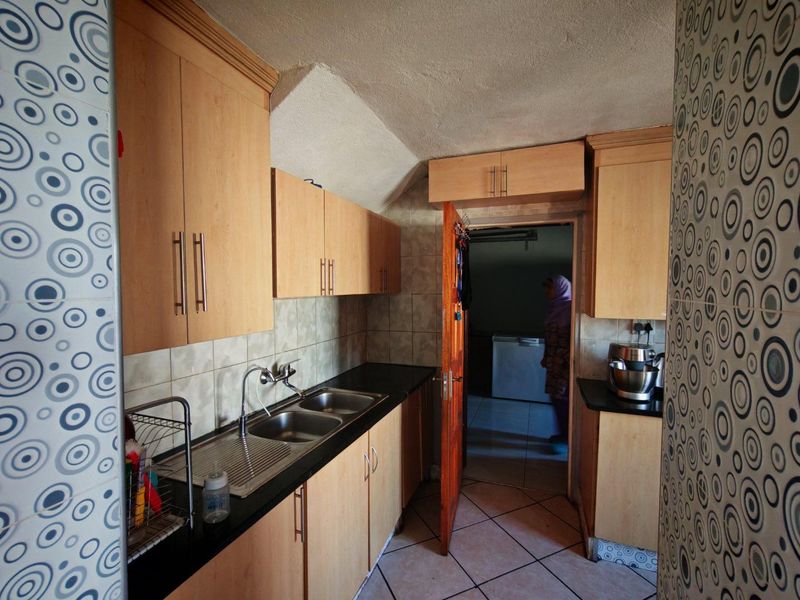 Hassle Free Home For Sale - Photo 3