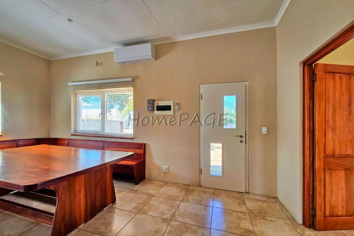 Omaruru:  Very neat 4 Bedr Home close to Town Centre is for Sale - Photo 3