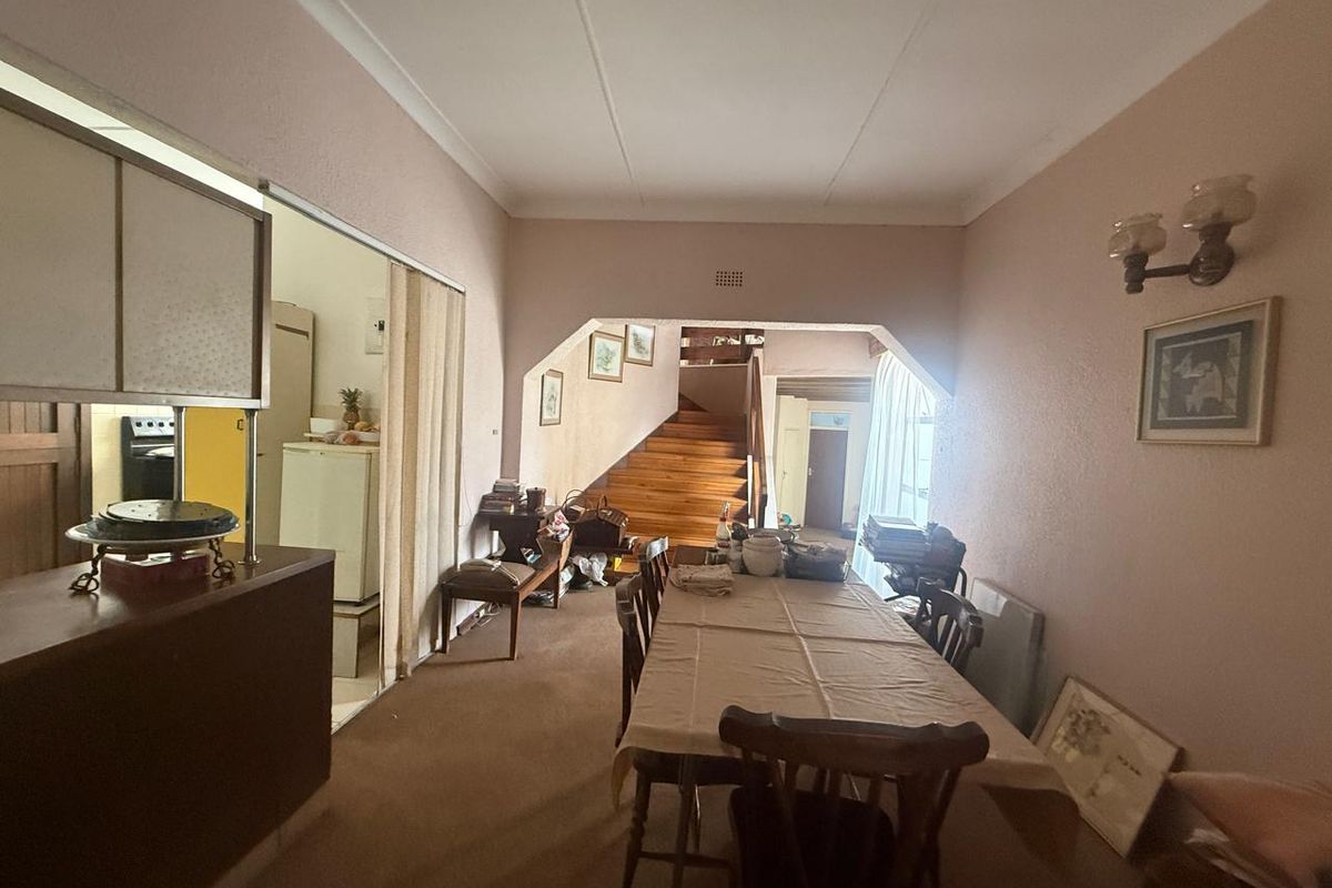 Huge Family Home with Incredible Potential! - Photo 4