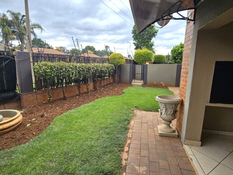 3 BEDROOM TOWNHOUSE TO RENT IN MELODIE HARTBEESPOORT 1st MAY 2026 - Photo 5