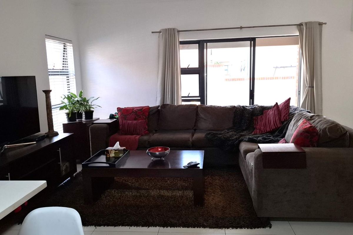 Modern Living in Secure Nature Estate - Photo 5