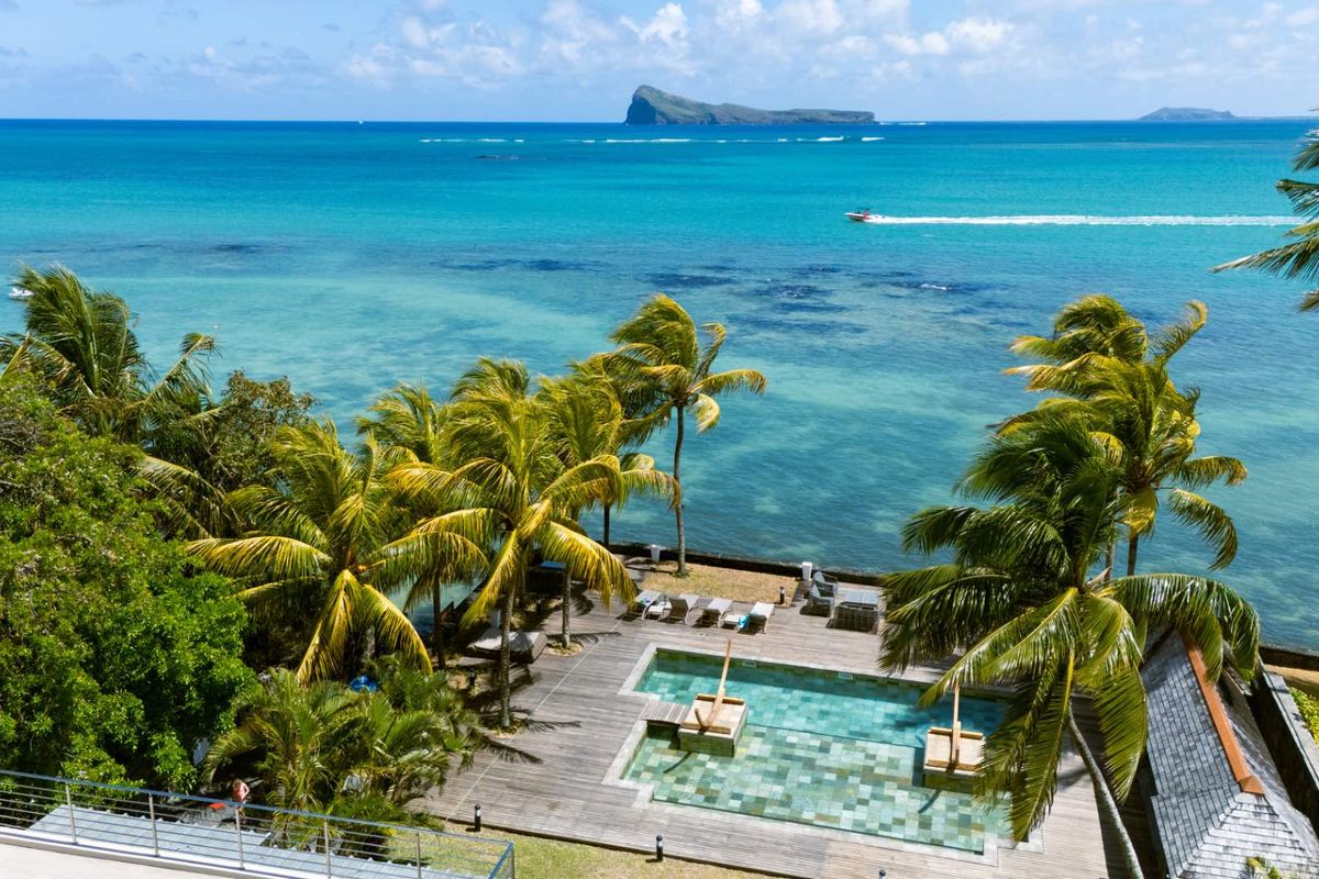 EXCLUSIVE BEACHFRONT SANCTUARY. - Photo 3