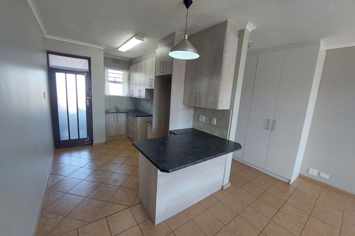 Bachelor Apartment for Rent in Boston, Belville - Photo 4