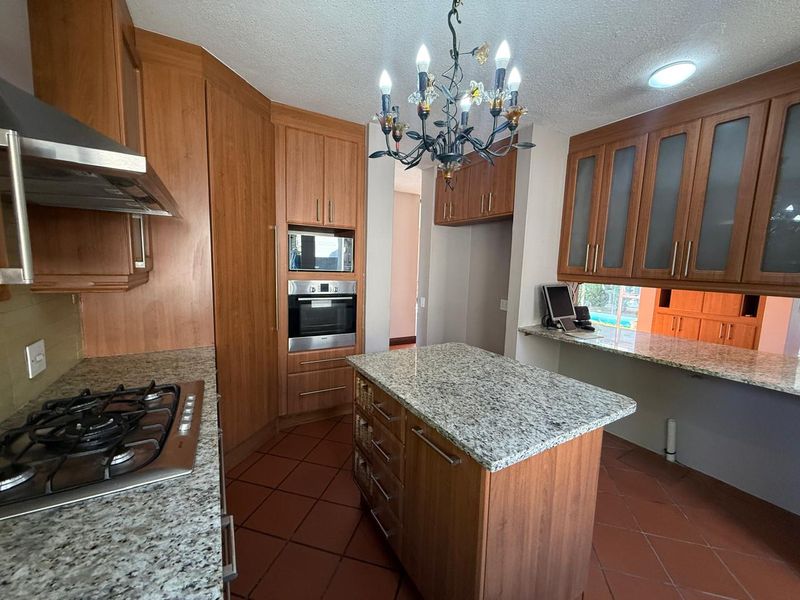 Spacious Multi-Level Family Home in Westdene – Move-In Ready - Photo 10