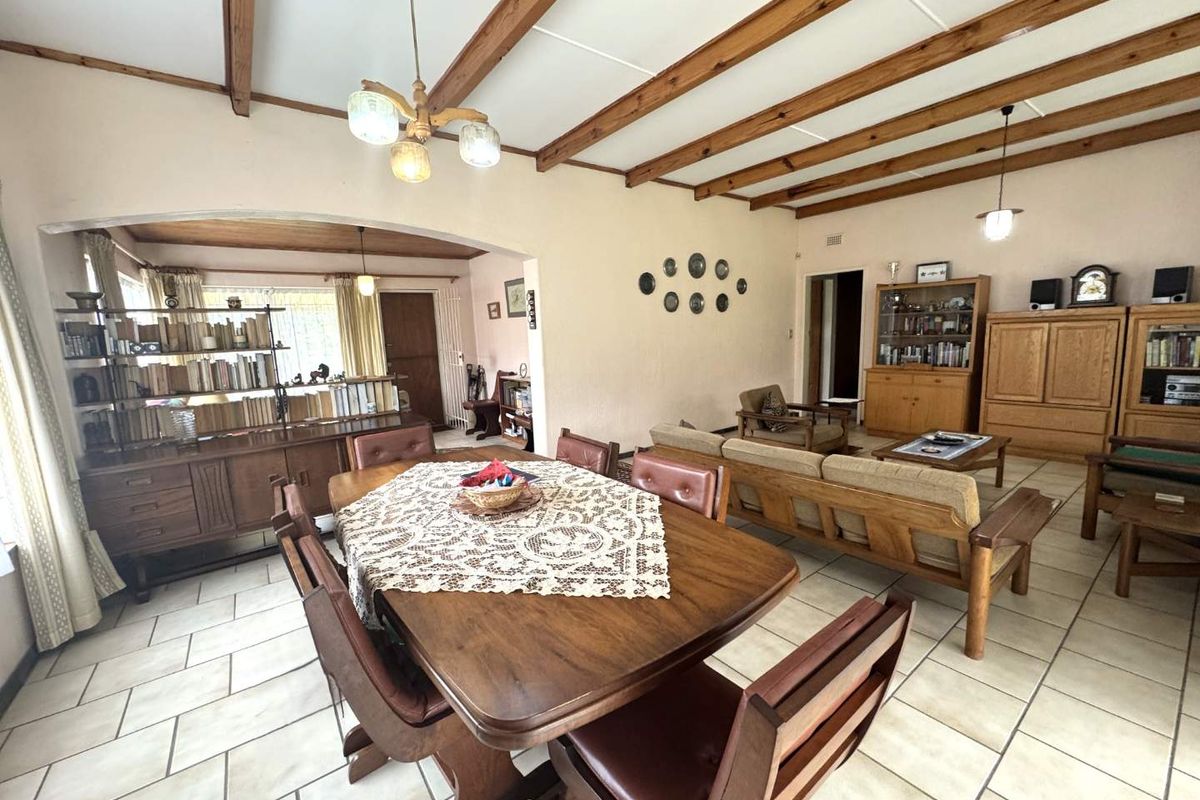 3 BEDROOM HOUSE FOR SALE IN CONSTANTIA PARK - Photo 3