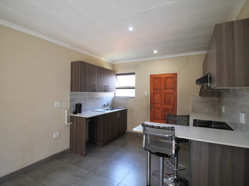 3 Bedroom house for sale in Clayville, Parklands Security Estate - Photo 3