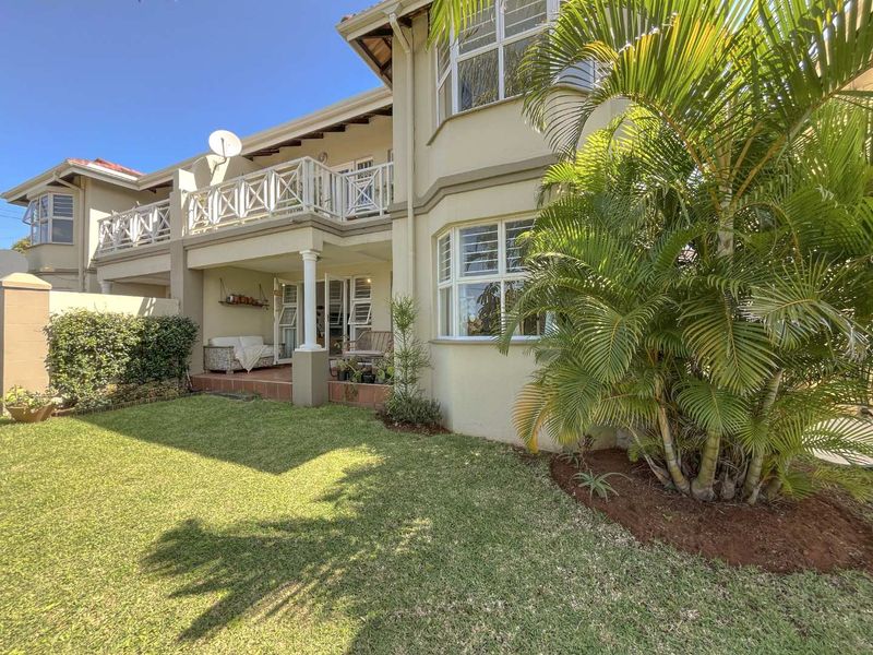 Immaculate garden Townhouse in Sought After Sedgefield! - Photo 3