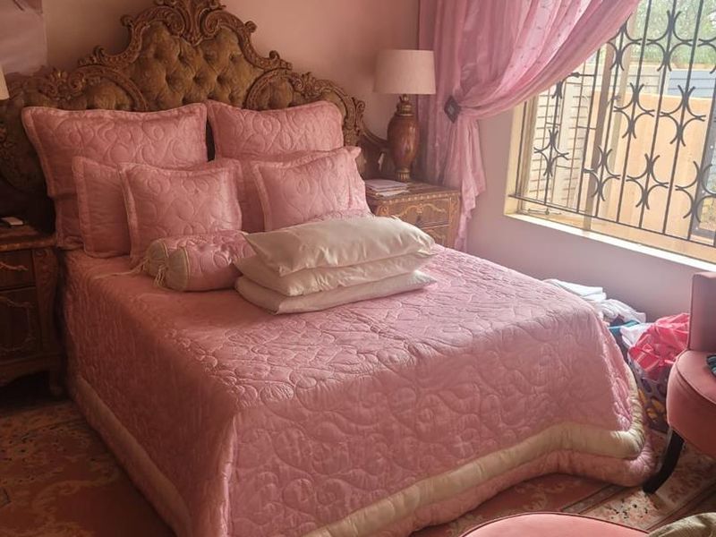 Family home - Photo 8