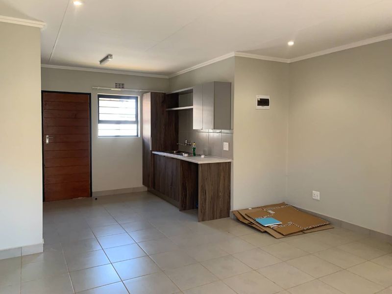 **Charming 3-Bedroom House for Sale in Protea Glen Ext 45** - Photo 7