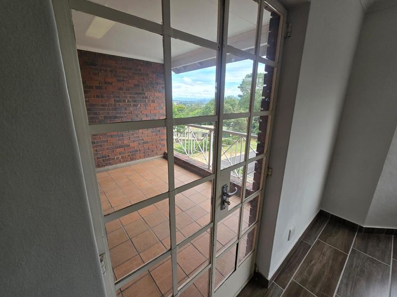 Newly Renovated Commercial Property for Rent – Prime Location - Photo 7