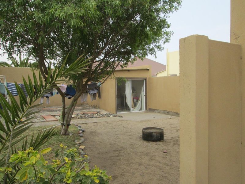 Property with so much potential - Photo 2