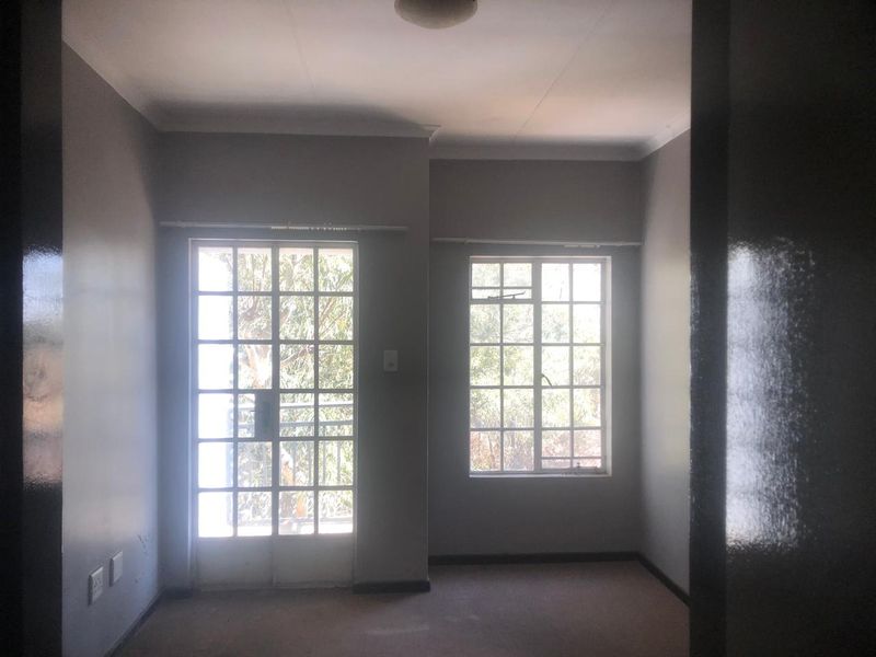 1-Bedroom Bargain: Prime Location & Covered Parking!" - Photo 7