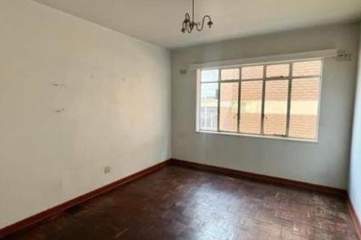 Two-Bedroom Apartment To Let - Photo 2