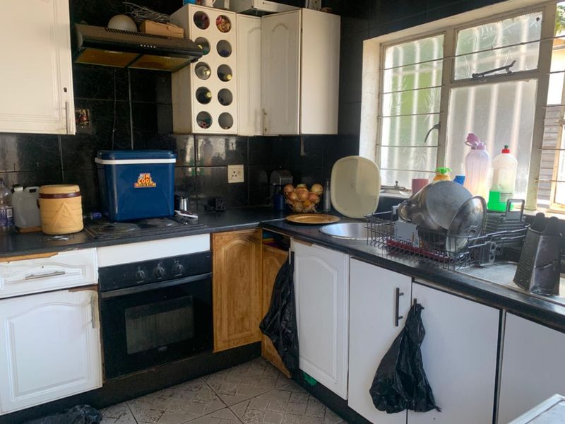 3 bedrooms house for sale in Rosettenville ext - Photo 5