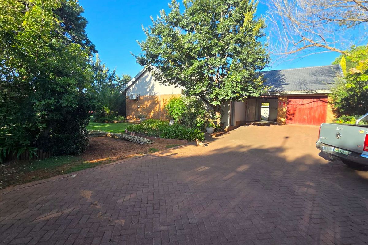 A Property with Exceptional Investment Potential and Versatile Living Options - Photo 2