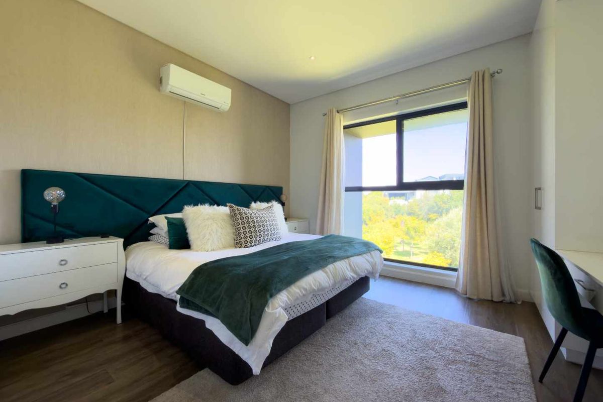 104 on Creek – Stylish 2-Bedroom Apartment in Steyn City - Photo 2