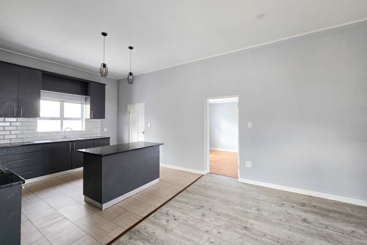 The perfect lock-up-and-go property for sale in Stilbaai-Wes. - Photo 2