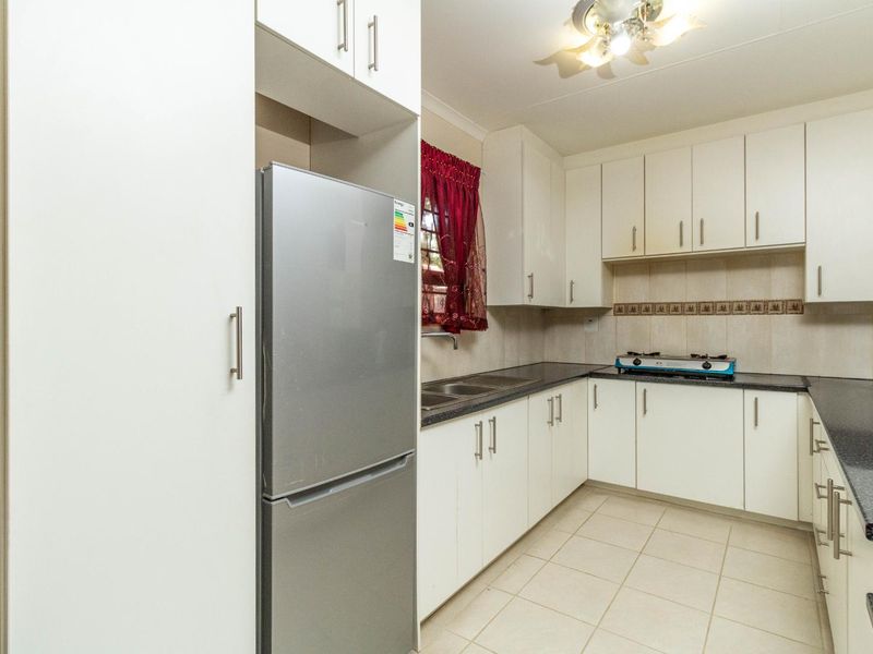 One Bedroom Garden Cottage - Photo 4