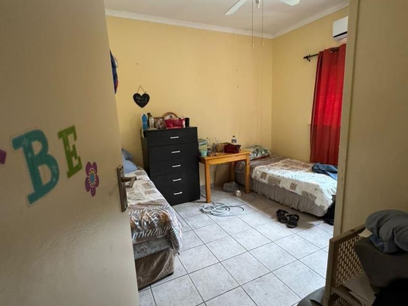 Three-bedroom house with a separate office and workshop area for sale in Windhoek West - Photo 2