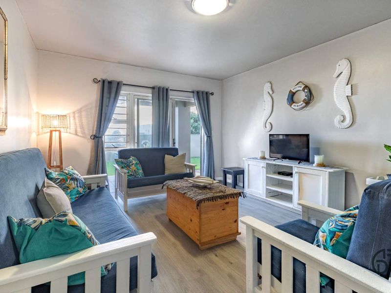 Stunning Fully furnished Ground Floor Apartment in Estoril Villas, Diaz Beach - Photo 7