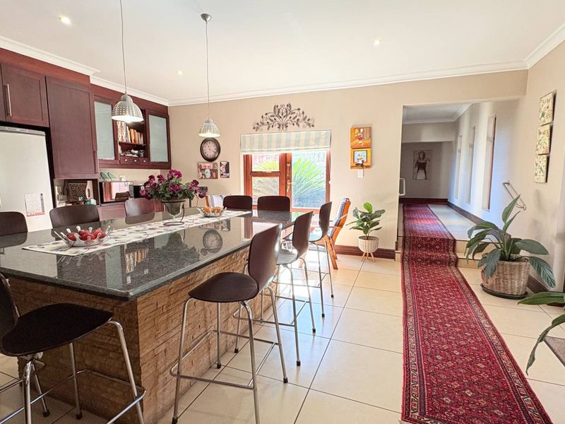 Tri Mandate - Rare find in Midfield Estate - Photo 8