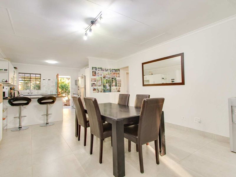 3 Bedroom Townhouse with Home Office for sale Wilgeheuwel/Radiokop - Photo 7