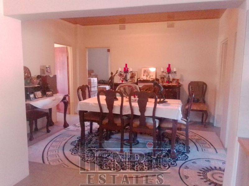 Three-bedroom house with 4 Very Spacious Flatlets for sale in Omaruru! - Photo 8