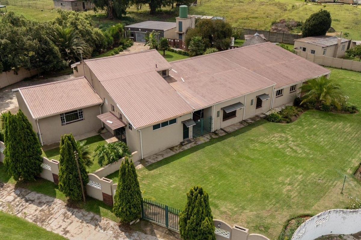 MIXED USE AGRICULTURAL HOLDING WITH WAREHOUSE & MULTIPLE DWELLINGS - Photo 5