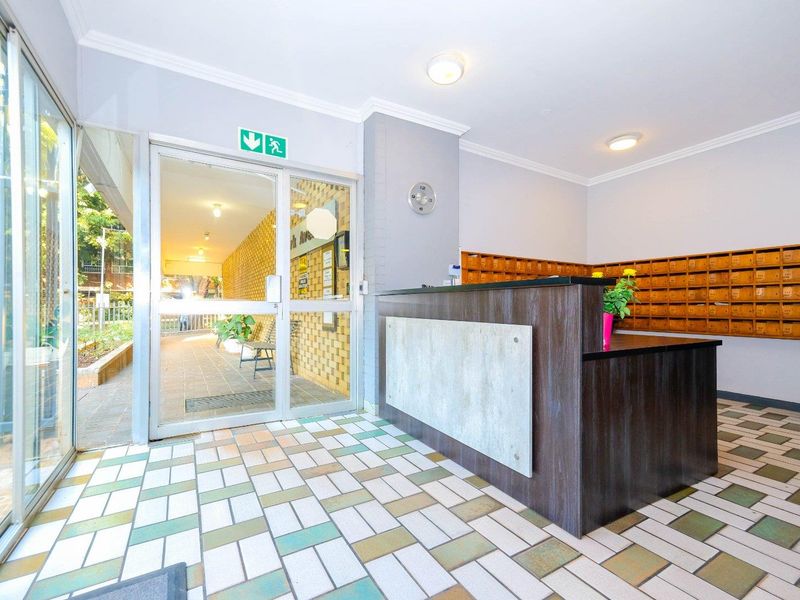Sought after complex Park Avenue! - Photo 3