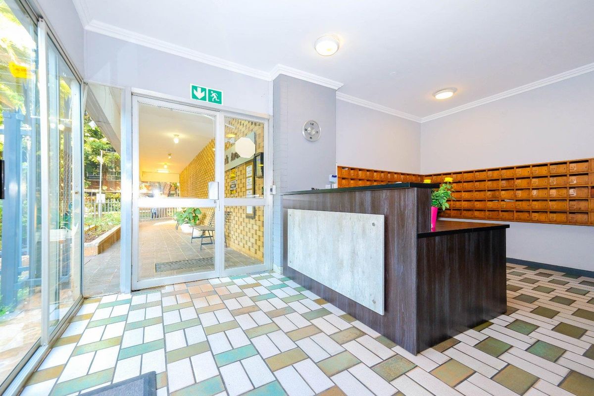Sought after complex Park Avenue! - Photo 3