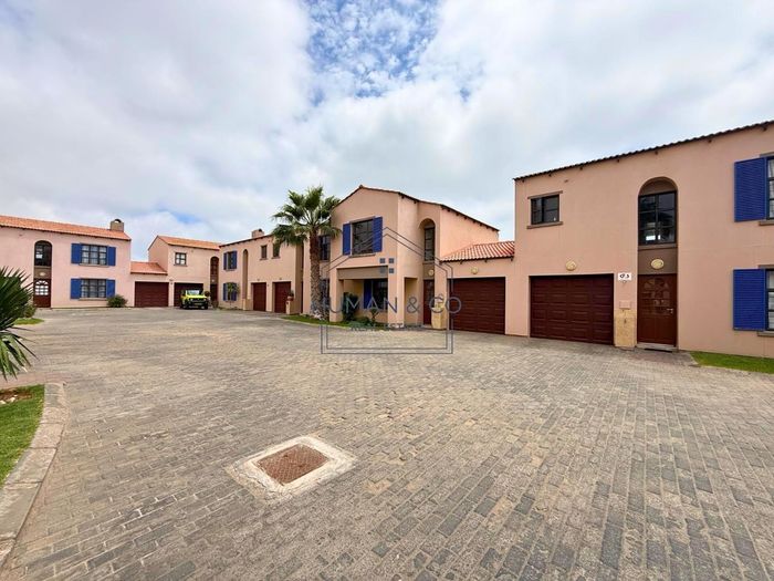 Property #2481930, Townhouse For Sale in Fairways Estate