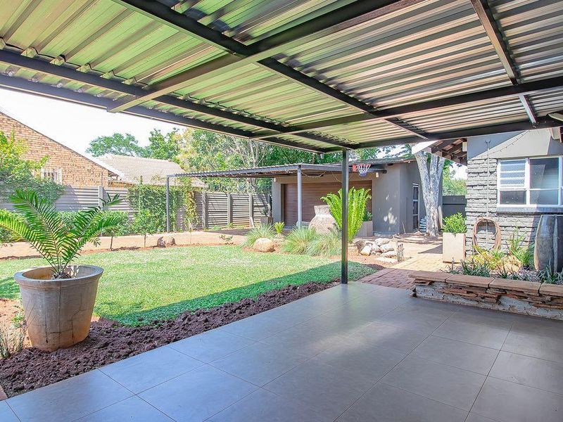 Four Bedroom family home in Annlin - Photo 8