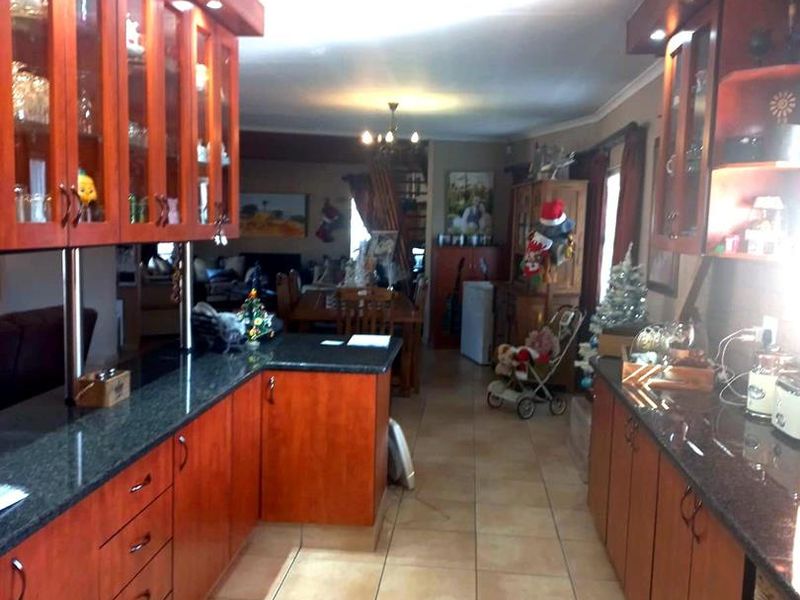 4 Beds double storey! - Photo 3