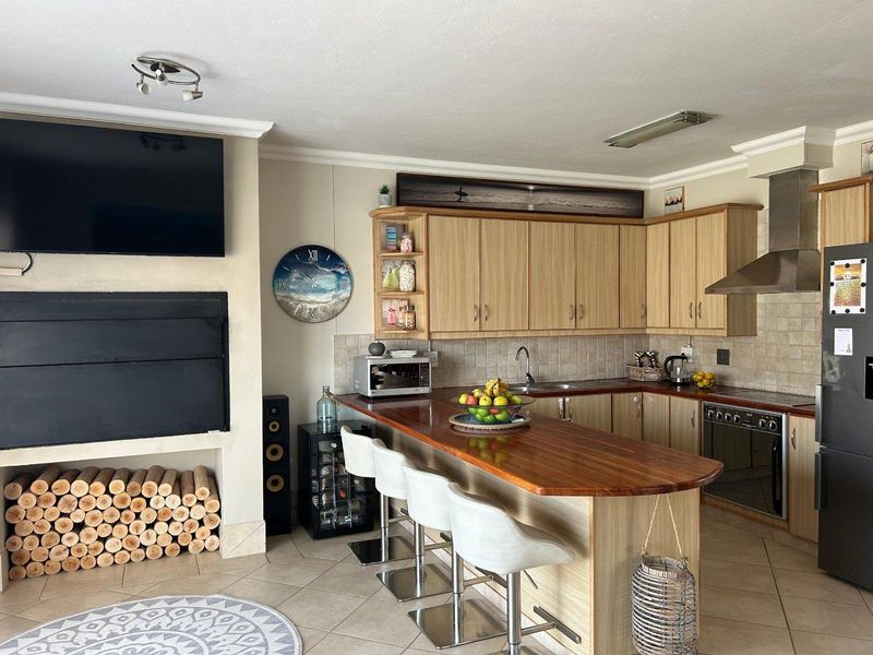 For Sale: Modern Double-Story Apartment at Dolphin Beach, Namibia - Photo 4