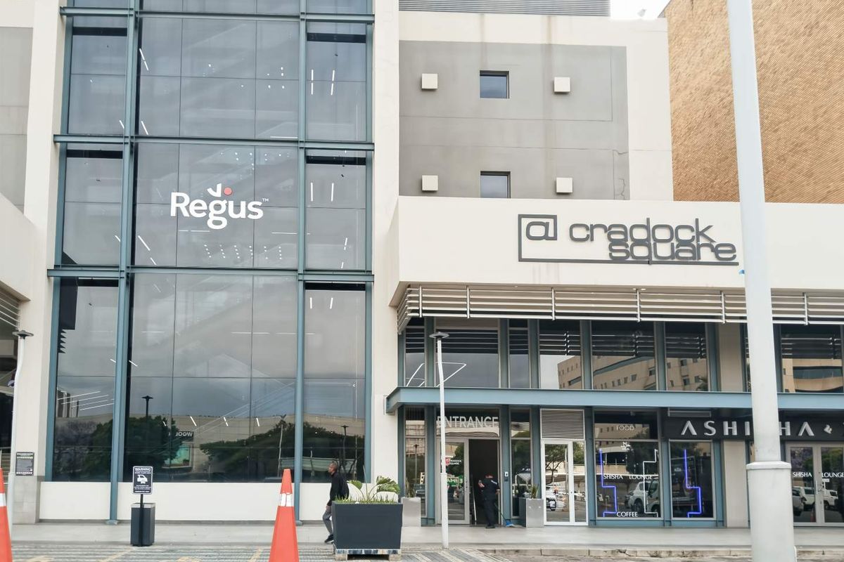 Private office space for 5 persons in Regus Craddock Square Rosebank - Photo 2