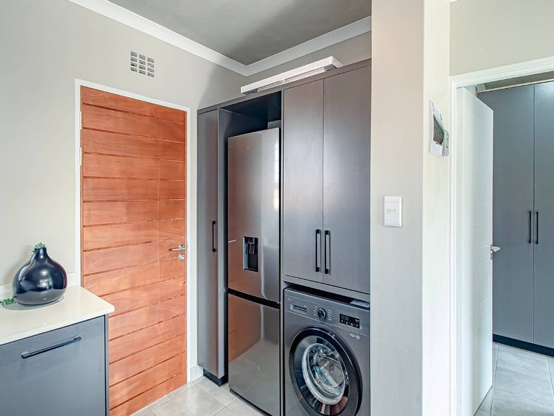 Modern 2 Bedroom 2 Bathroom Apartments in iQ Meerendal - Photo 4