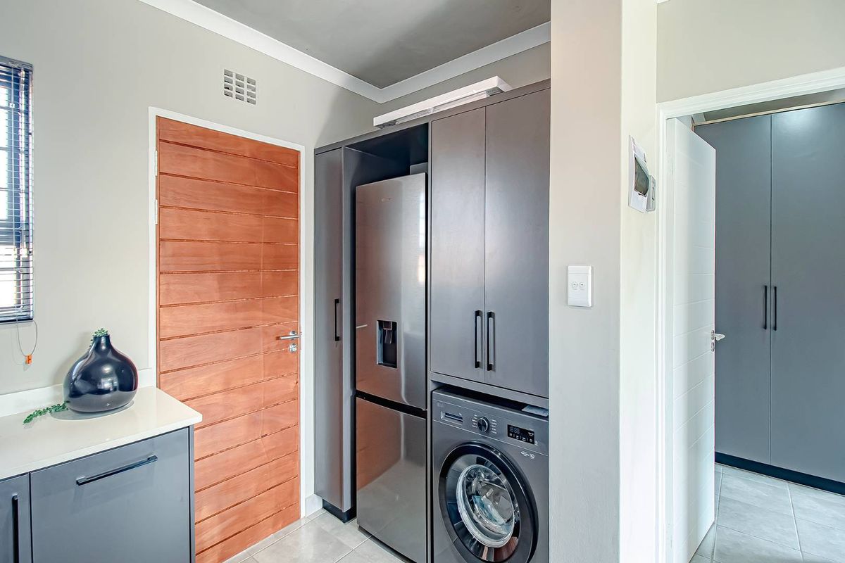 Modern 2 Bedroom 2 Bathroom Apartments in iQ Meerendal - Photo 4