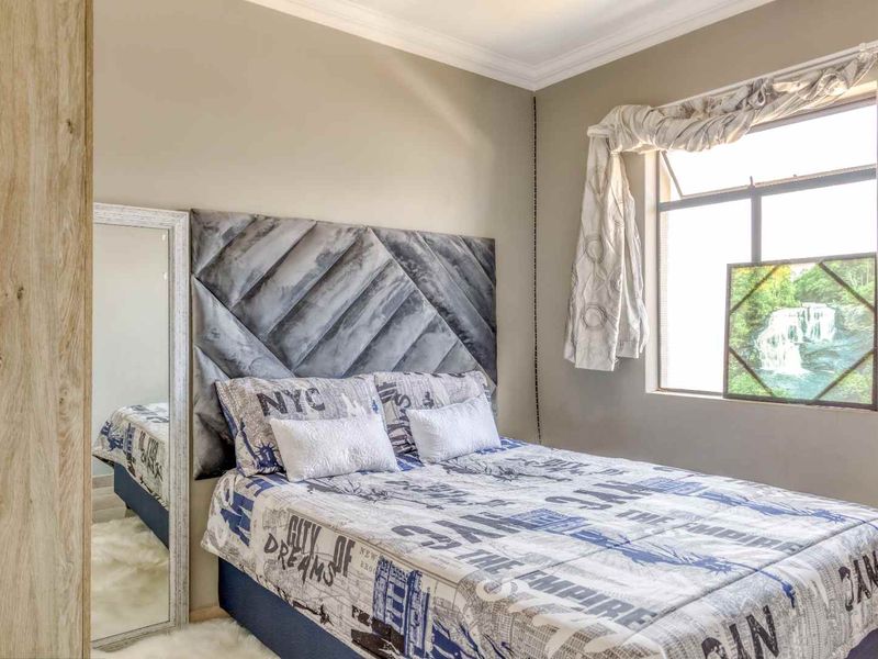2 bedroom apartment for sale in Midrand. - Photo 9
