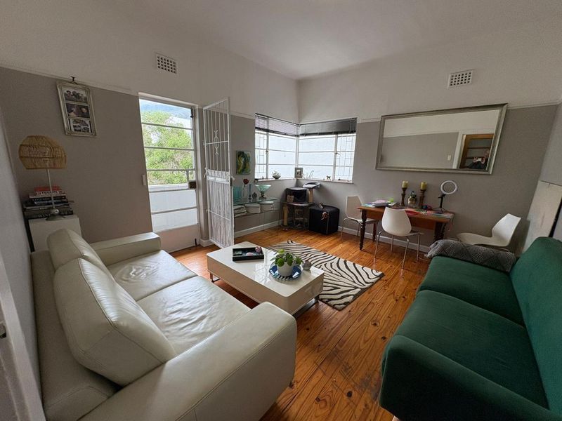 Secure 2 Bedroom Apartment in Art Deco Block in Gardens - Photo 10