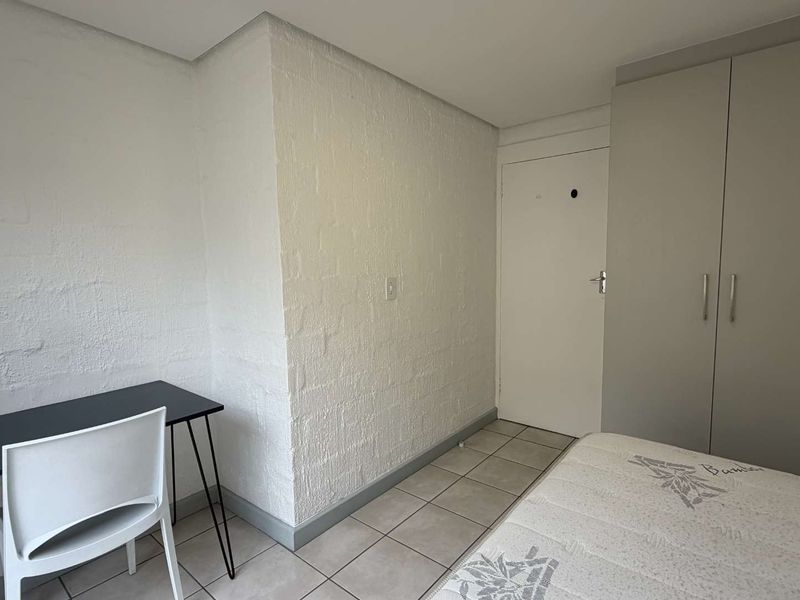 Furnished Two-Bedroom Apartment to Rent - Photo 5
