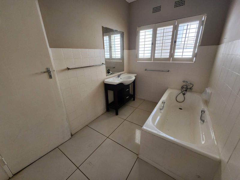 Life on the farm - Photo 9