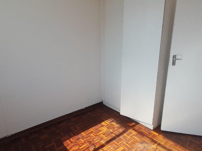 Invest in Bulwer: Cozy 2-Bedroom with Rental Income Potential - Photo 6