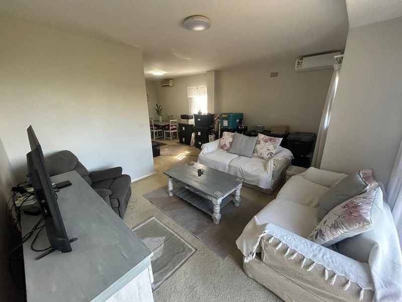 Charming Older-Style Home with Partial Sea Views in Umhlanga - Photo 3