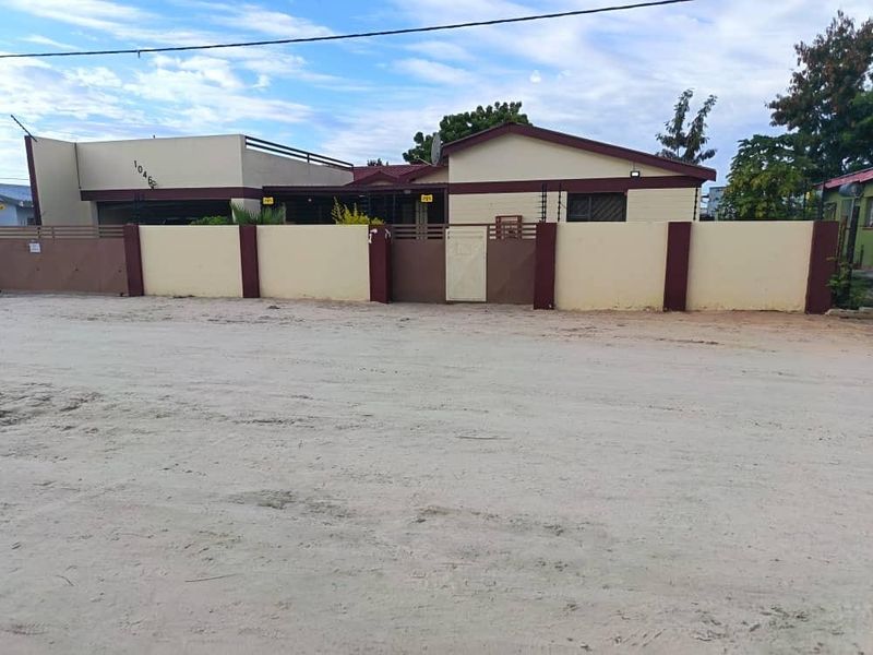 Buy a 5 bedroom house in Ondangwa, Extension2❗️ N$ 1300 000 cost exclusive - Photo 1