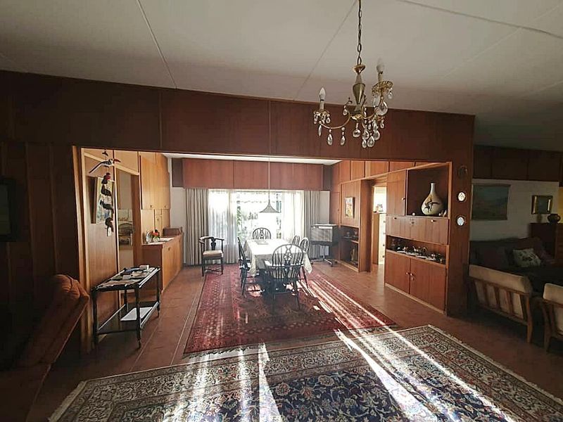 A refined family home for Sale – Klein Windhoek - Photo 8