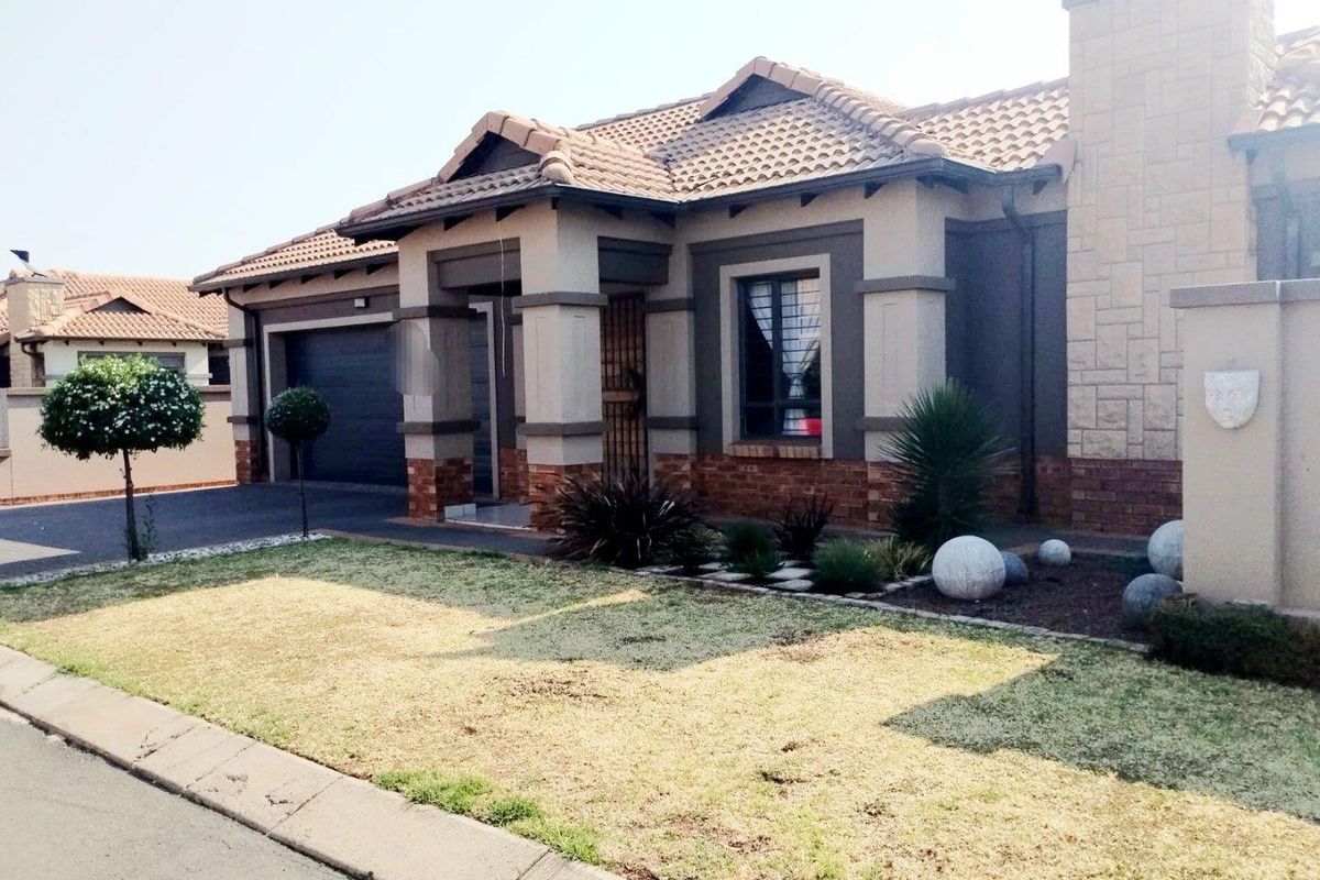 STUNNING 3 BEDROOM HOUSE FOR SALE IN SUNAIR PARK - Photo 4