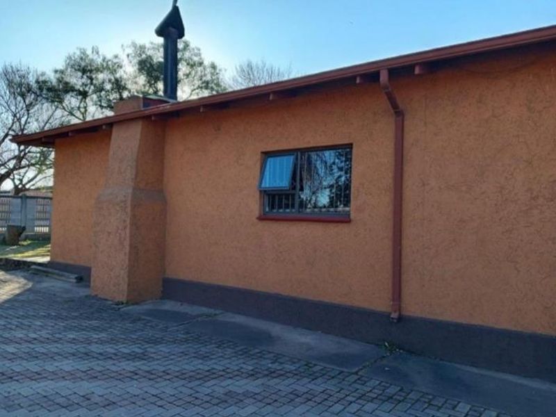 3 Bedroom House For Sale in Vanderbijlpark CW3 - Photo 5