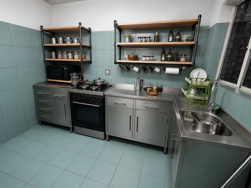 3 Bedroom Townhouse in Silverton - Photo 2