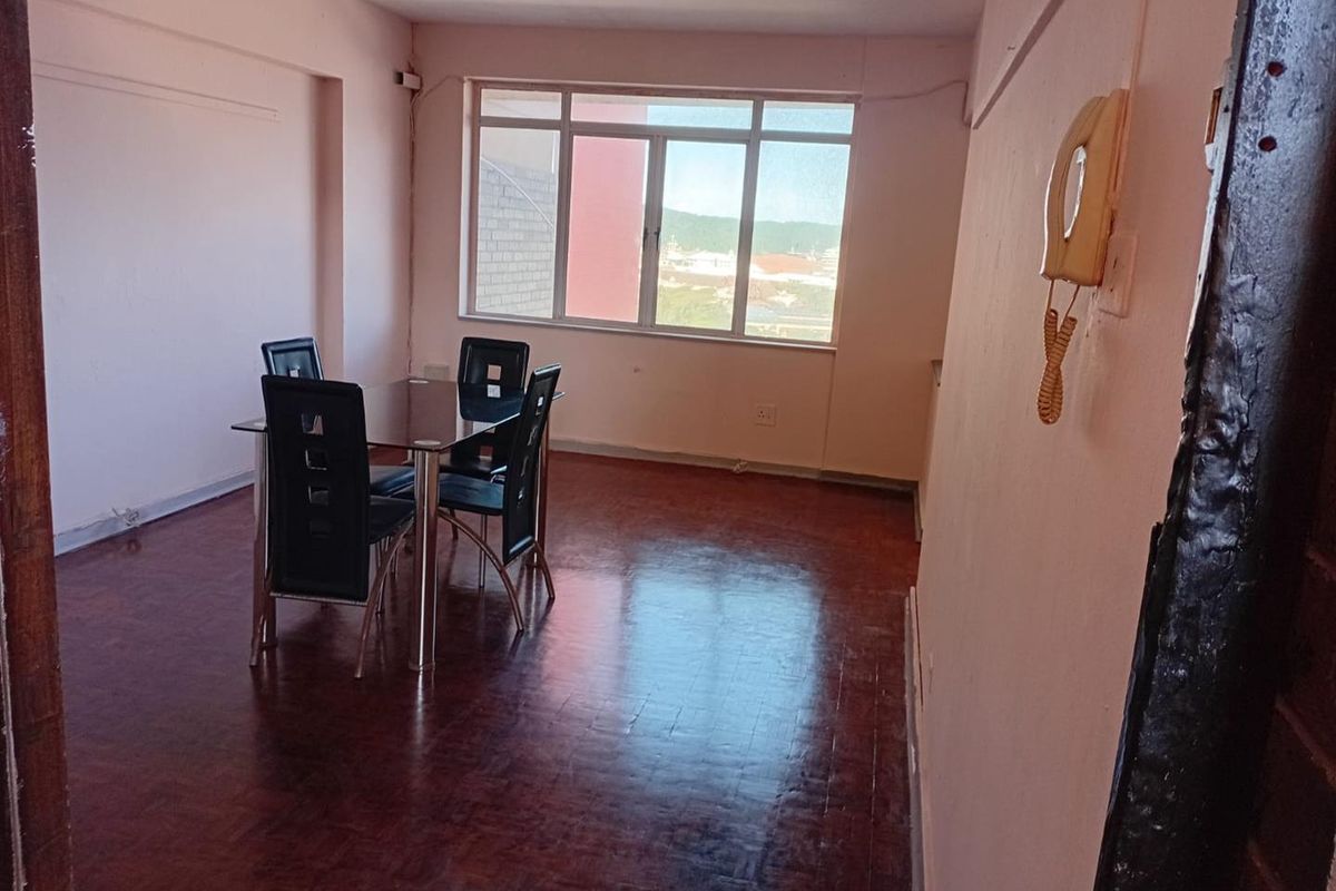 Spacious 2 Bedroom apartment in Durban South Beach, Close to Marine World & Hospitals!!! - Photo 4